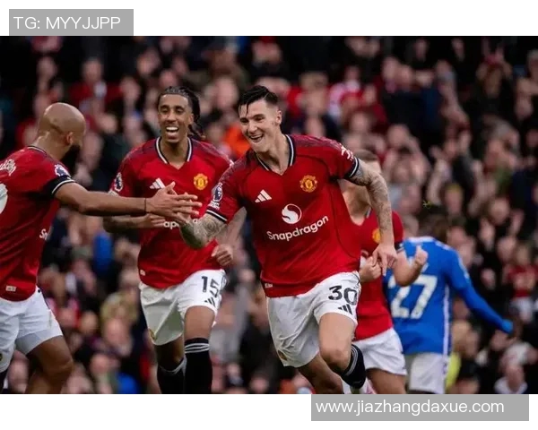 足球英超联赛重磅消息_曼联主帅宣布引进多名新援,球迷期待新赛季表现